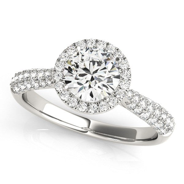 Anillo de compromiso de diamantes con halo de oro blanco de 14 k con banda pavé (1 1/3 quilates)